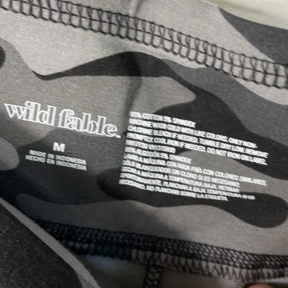 NWT wild fable camouflage high rise legging stretch, multiple pairs - Picture 5 of 6